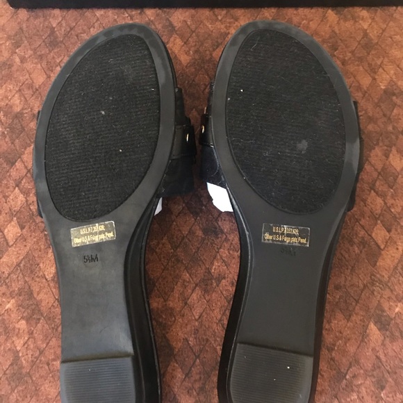 SOLD ❌Guess black leather & gold sandals - Picture 7 of 7